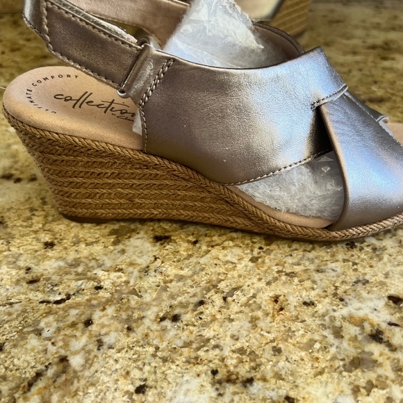 CLARK'S Ultimate Comfort Metallic Wedge Sandal sz 9 NEVER WORN Pewter Leather - Picture 9 of 14